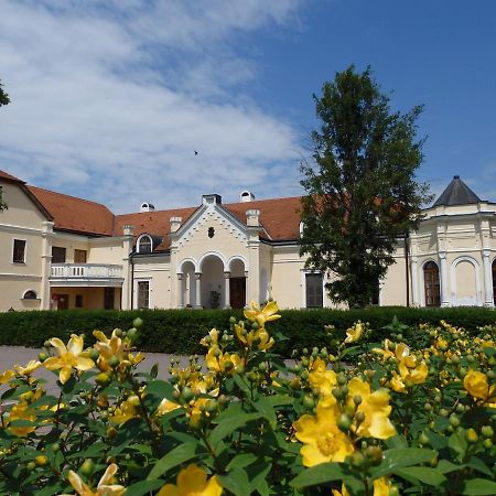 Wellness Hotel Kastiel Jaslovské Bohunice Zewnętrze zdjęcie