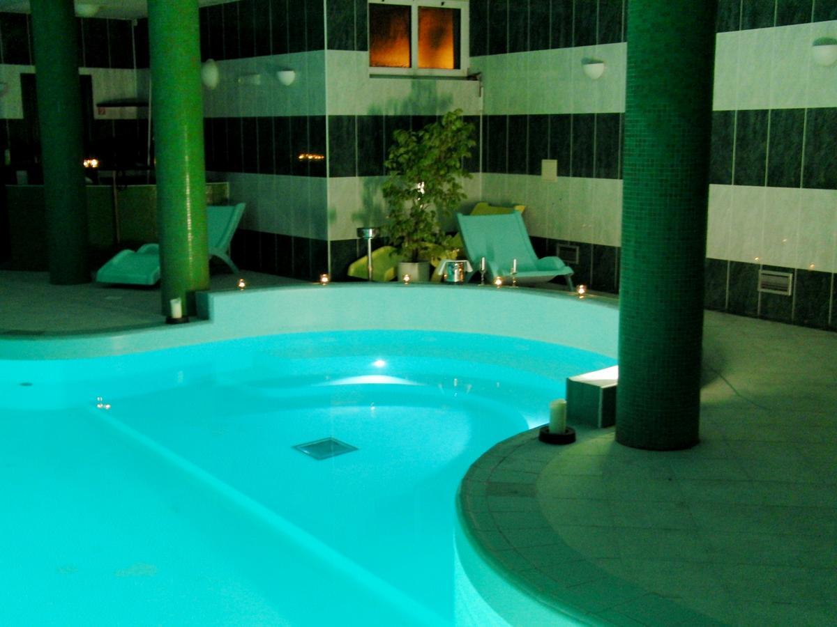 Wellness Hotel Kastiel Jaslovské Bohunice Zewnętrze zdjęcie